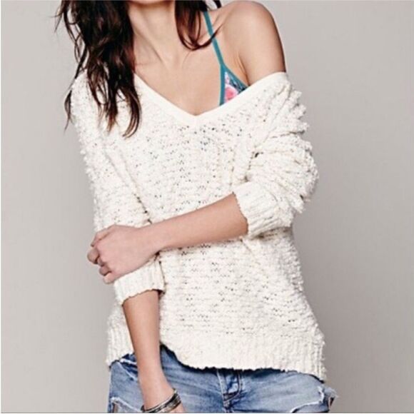Free People Sweaters - Free People Songbird Knit Boucle V-Neck Ivory Sweater!